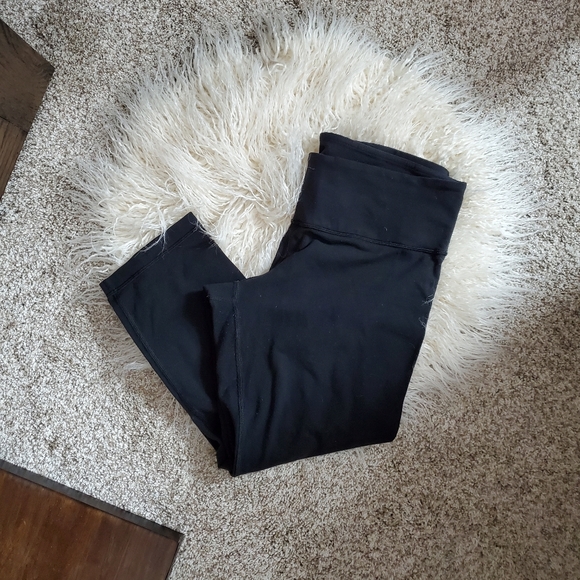 lululemon athletica Pants - Lululemon Wunder Under Crop